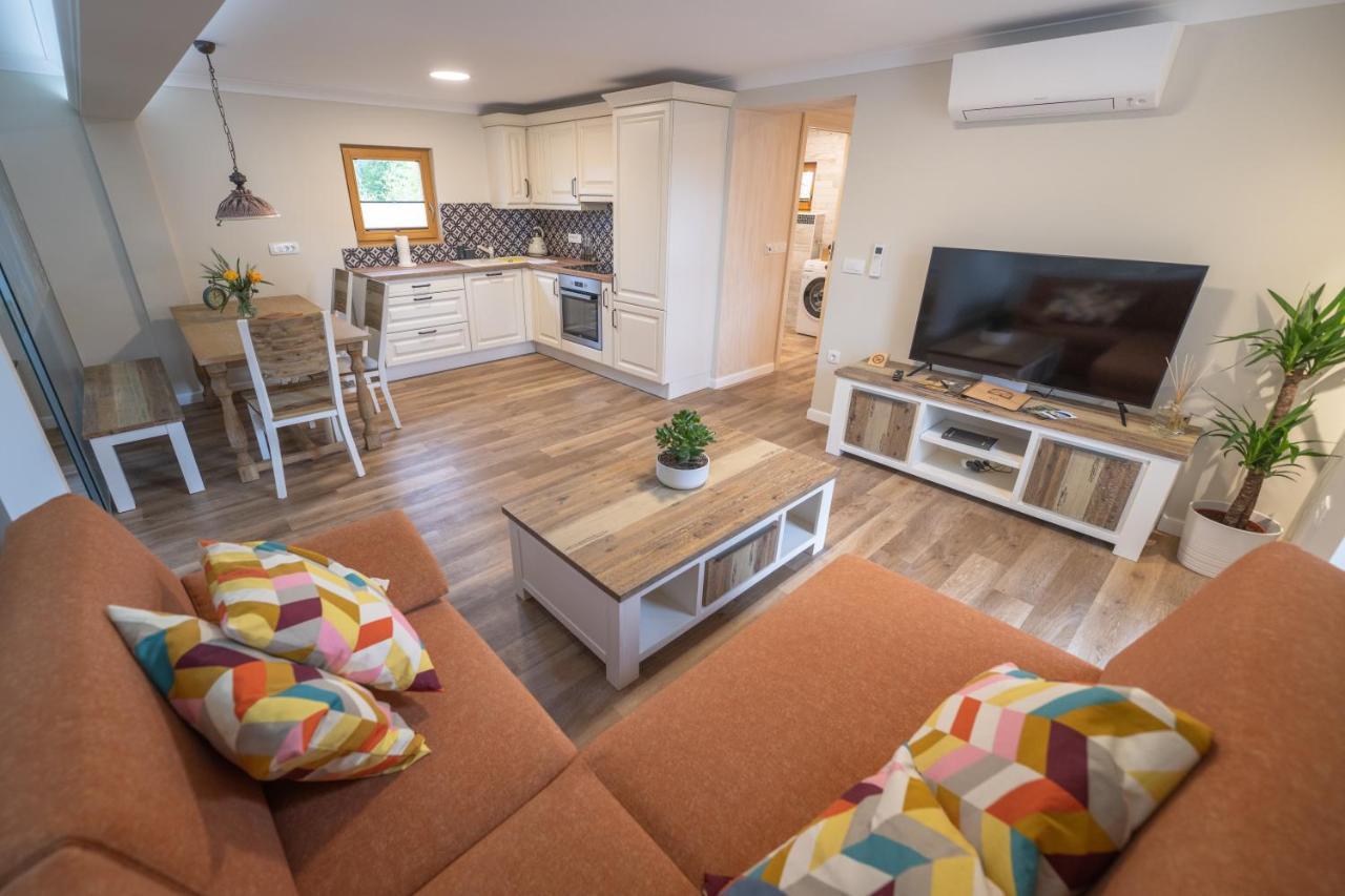 Holiday Home Virida, App Leopold III Ivancna Gorica Εξωτερικό φωτογραφία