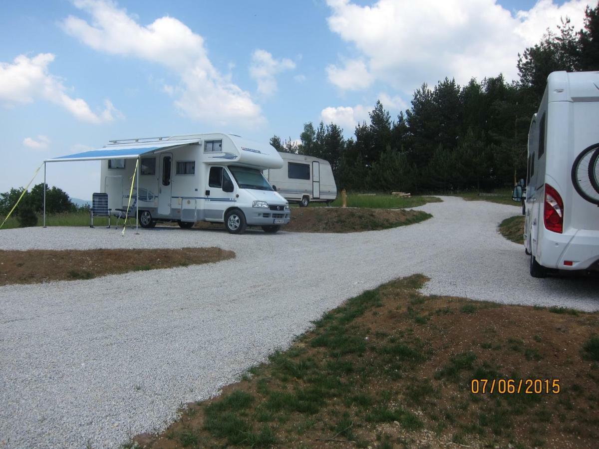 Holiday Home Virida, App Leopold III Ivancna Gorica Εξωτερικό φωτογραφία